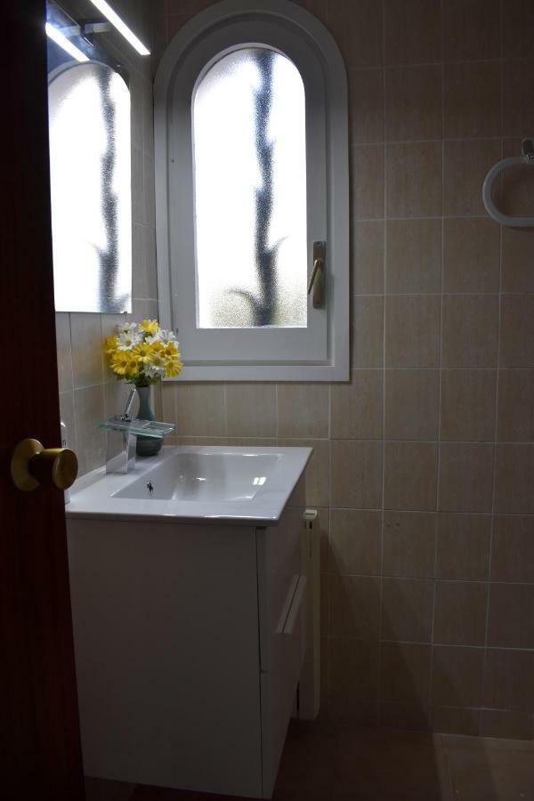 Magnolia, Habitacion Matrimonial Con Bano Uso Privado, En Casa Compartida Lägenhet Palafrugell Exteriör bild