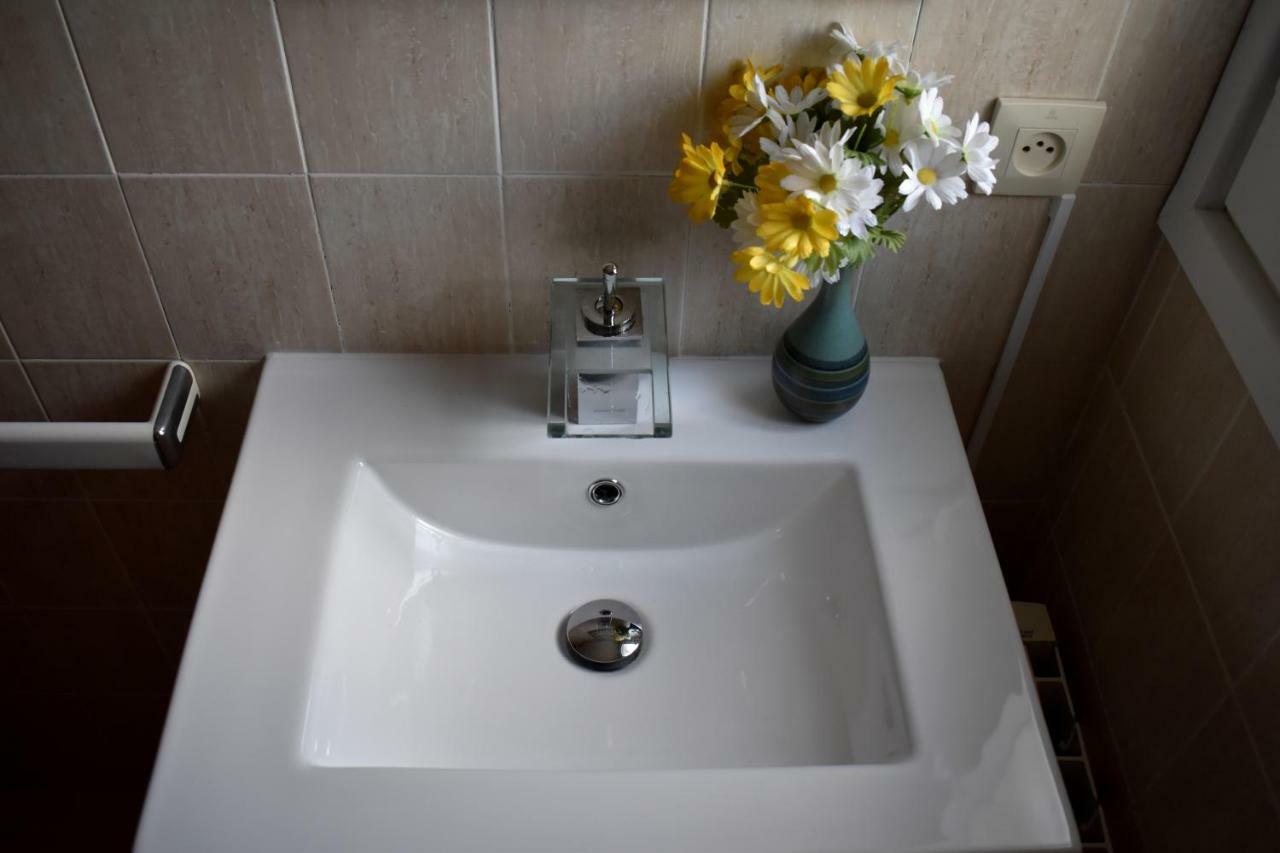 Magnolia, Habitacion Matrimonial Con Bano Uso Privado, En Casa Compartida Lägenhet Palafrugell Exteriör bild